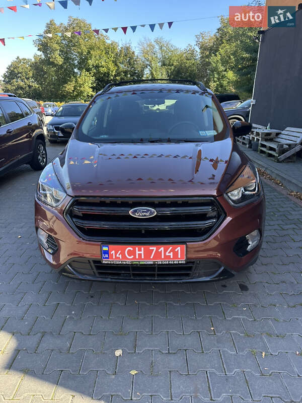 Внедорожник / Кроссовер Ford Escape 2018 в Черновцах