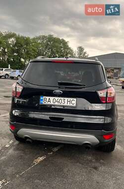 Внедорожник / Кроссовер Ford Escape 2018 в 