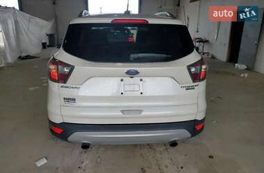 Внедорожник / Кроссовер Ford Escape 2016 в 