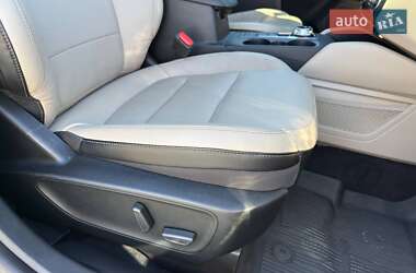Внедорожник / Кроссовер Ford Escape 2020 в 