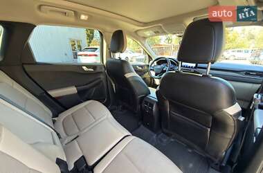 Внедорожник / Кроссовер Ford Escape 2020 в 