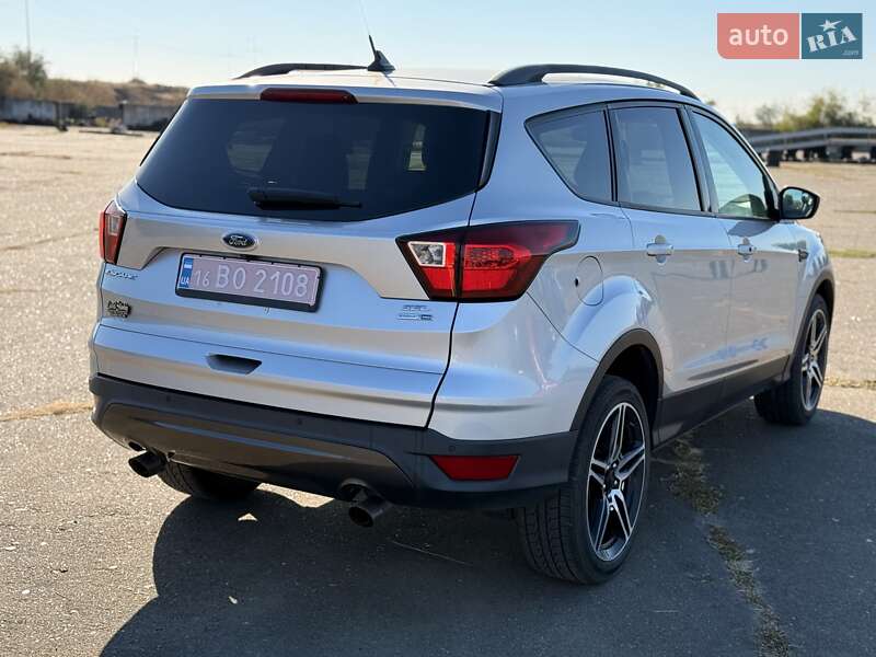 Внедорожник / Кроссовер Ford Escape 2019 в Одессе