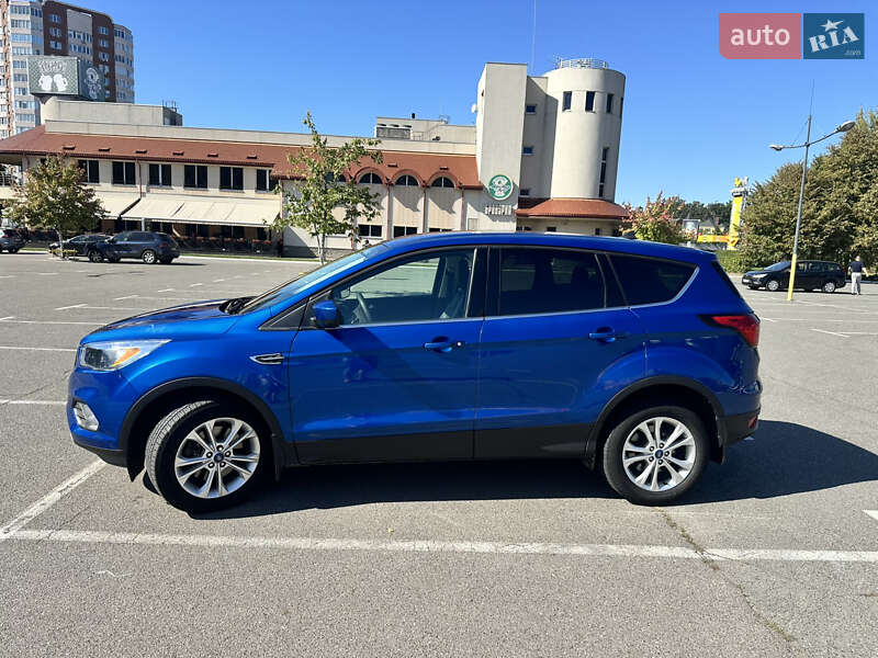 Внедорожник / Кроссовер Ford Escape 2018 в Киеве