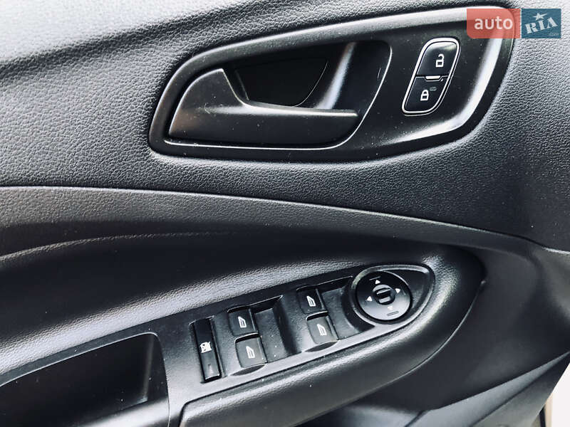 Внедорожник / Кроссовер Ford Escape 2017 в Николаеве