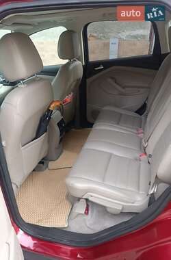 Позашляховик / Кросовер Ford Escape 2013 в 