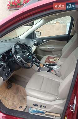 Позашляховик / Кросовер Ford Escape 2013 в 