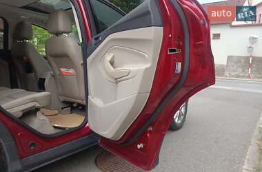Позашляховик / Кросовер Ford Escape 2013 в 