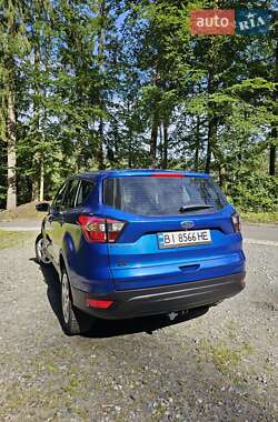 Внедорожник / Кроссовер Ford Escape 2017 в 