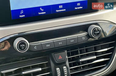 Внедорожник / Кроссовер Ford Escape 2020 в 