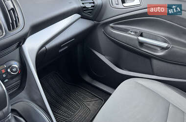 Внедорожник / Кроссовер Ford Escape 2015 в 