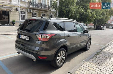 Внедорожник / Кроссовер Ford Escape 2017 в 
