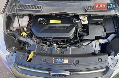 Внедорожник / Кроссовер Ford Escape 2014 в 