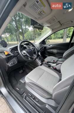 Внедорожник / Кроссовер Ford Escape 2014 в 