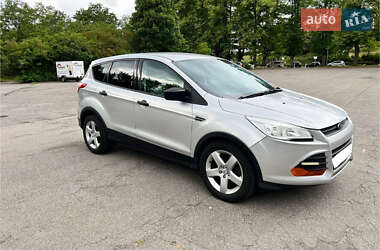 Внедорожник / Кроссовер Ford Escape 2015 в 