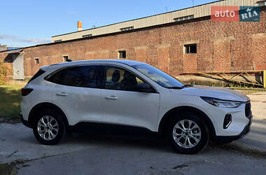 Внедорожник / Кроссовер Ford Escape 2023 в 