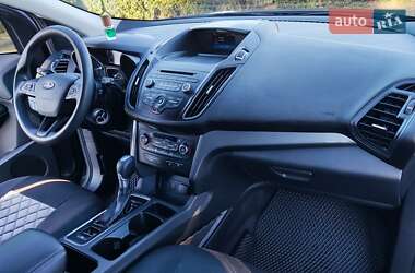Внедорожник / Кроссовер Ford Escape 2017 в 