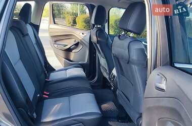 Внедорожник / Кроссовер Ford Escape 2017 в 