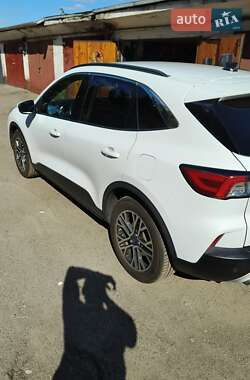 Внедорожник / Кроссовер Ford Escape 2020 в 