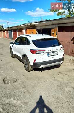 Внедорожник / Кроссовер Ford Escape 2020 в 