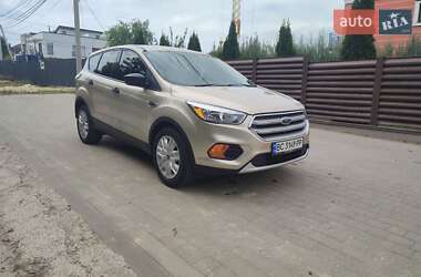 Внедорожник / Кроссовер Ford Escape 2017 в 