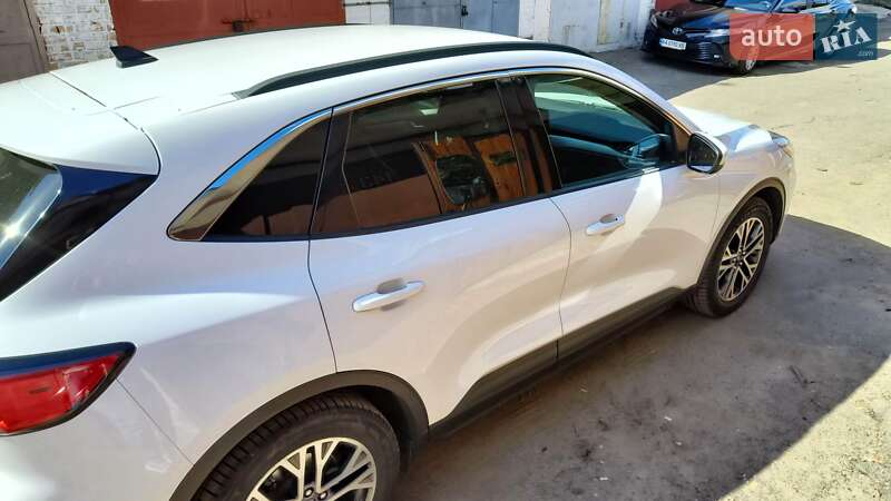 Позашляховик / Кросовер Ford Escape 2020 в Києві