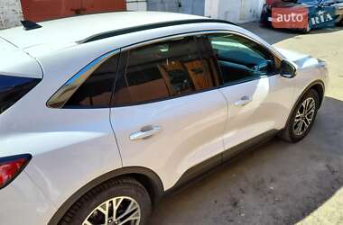 Внедорожник / Кроссовер Ford Escape 2020 в 