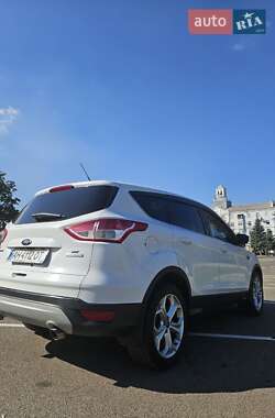 Внедорожник / Кроссовер Ford Escape 2014 в 