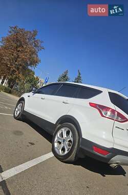 Внедорожник / Кроссовер Ford Escape 2014 в 