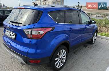 Внедорожник / Кроссовер Ford Escape 2017 в 