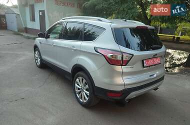 Внедорожник / Кроссовер Ford Escape 2016 в 