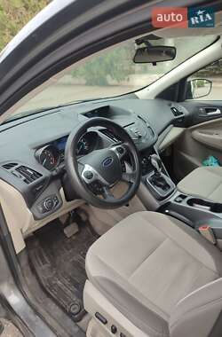Внедорожник / Кроссовер Ford Escape 2013 в 