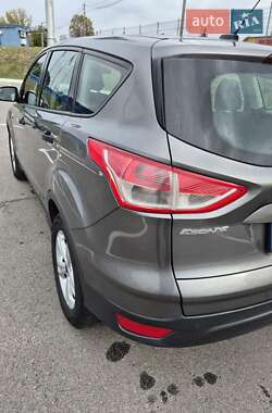 Внедорожник / Кроссовер Ford Escape 2014 в 