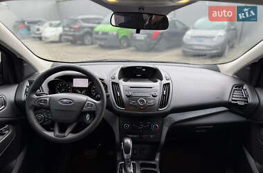 Внедорожник / Кроссовер Ford Escape 2017 в 