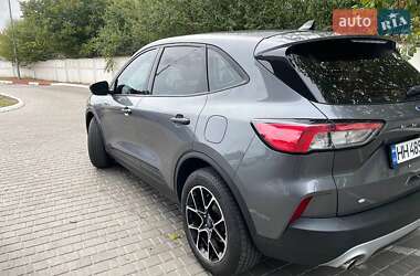 Внедорожник / Кроссовер Ford Escape 2021 в 