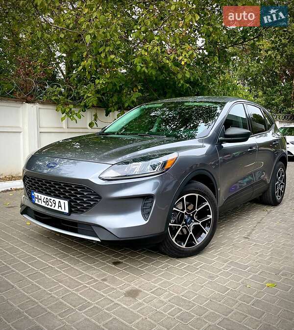Внедорожник / Кроссовер Ford Escape 2021 в 