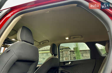 Внедорожник / Кроссовер Ford Escape 2020 в 