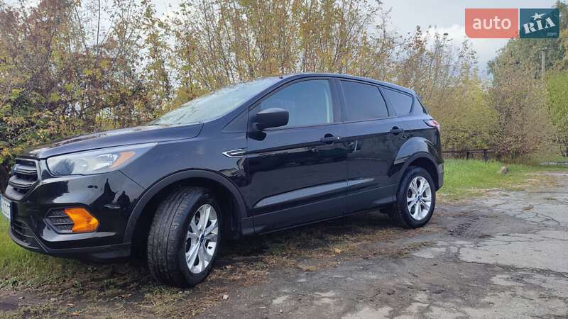 Внедорожник / Кроссовер Ford Escape 2017 в Чернигове