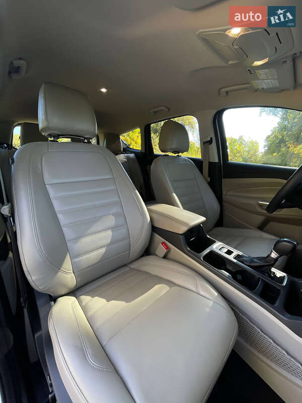 Внедорожник / Кроссовер Ford Escape 2017 в Кременчуге