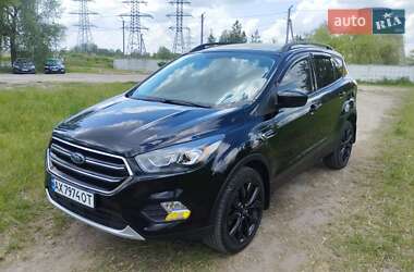 Внедорожник / Кроссовер Ford Escape 2018 в Киеве