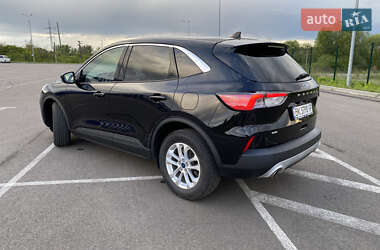 Внедорожник / Кроссовер Ford Escape 2020 в 