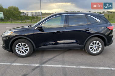 Внедорожник / Кроссовер Ford Escape 2020 в 