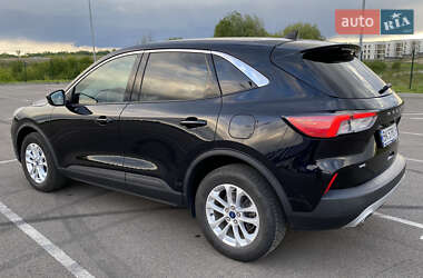 Внедорожник / Кроссовер Ford Escape 2020 в 