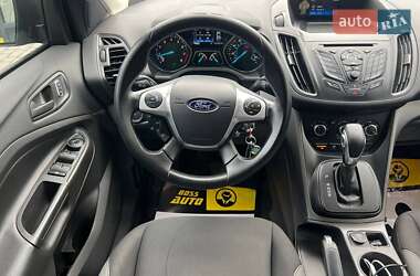 Внедорожник / Кроссовер Ford Escape 2016 в 