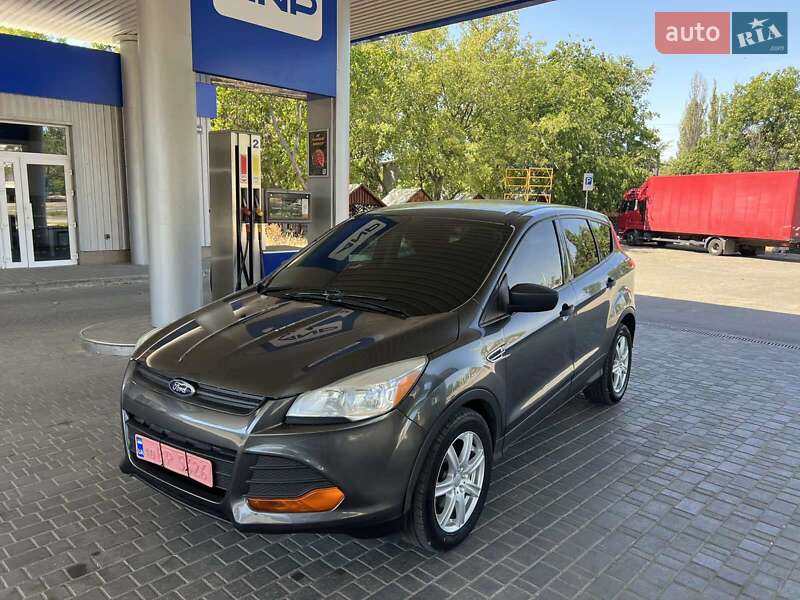 Внедорожник / Кроссовер Ford Escape 2016 в 