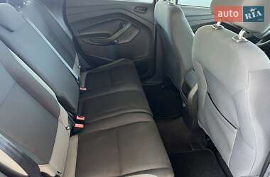 Внедорожник / Кроссовер Ford Escape 2016 в 