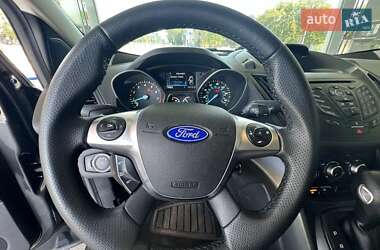 Внедорожник / Кроссовер Ford Escape 2016 в 