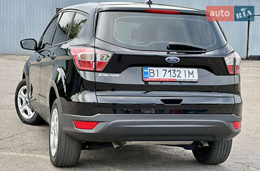 Внедорожник / Кроссовер Ford Escape 2017 в 