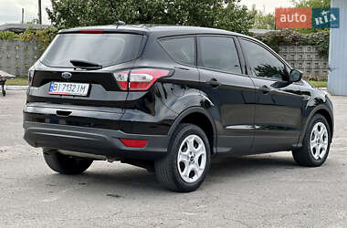 Внедорожник / Кроссовер Ford Escape 2017 в 