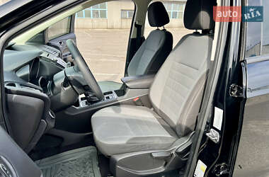 Внедорожник / Кроссовер Ford Escape 2017 в 