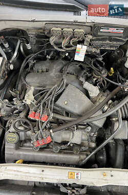 Внедорожник / Кроссовер Ford Escape 2006 в 